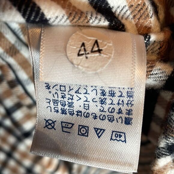 Land’s End Casual Buttondown - Picture 13 of 15